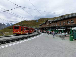 Bahnstation auf der Kleinen Scheidegg, Schweiz, Alpine Bike Tour