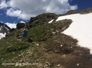 Steig und kleine Schneefelder im oberen Bereich, Saurüssel, Vinschgau, Südtirol