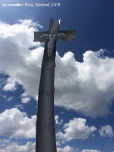 Gipelkreuz mit Marmorfigur, Saurüssel (2727 m), Vinschgau, Südtirol