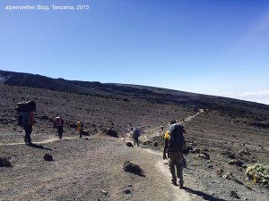 Der Weg zum Barafu Camp (4.640 m), Kilimanjaro, Tanzania
