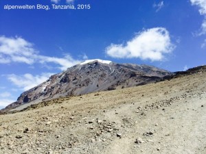 Blick zurück auf den Kibo, Kilimanjaro, Tanzania