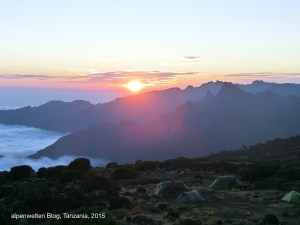 Sonnenuntergang hinter dem Shira Ridge, Kilimanjaro, Tanzania